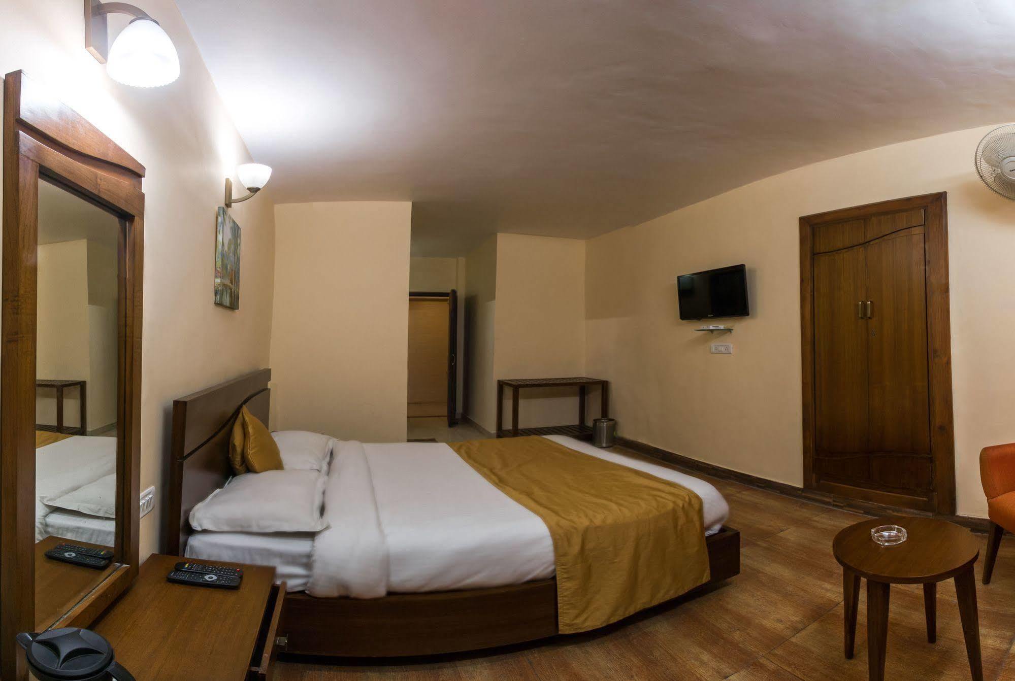 Himalaya Hotel Nainital Exterior photo